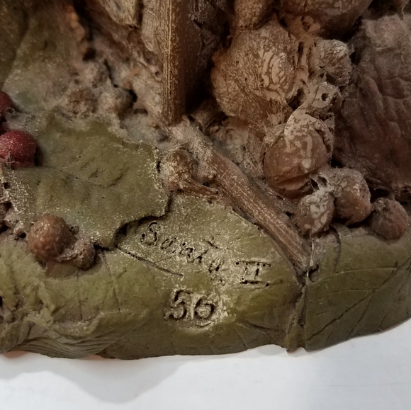 VTG CAIRN CHRISTMAS 1983 CLARK GNOME SANTA II HOLDING GOOD BOYS & GIRLS BOOK #56 - Picture 5 of 9